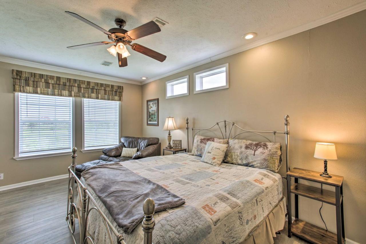 Waterfront New Orleans Home With Private Dock And Pier Экстерьер фото